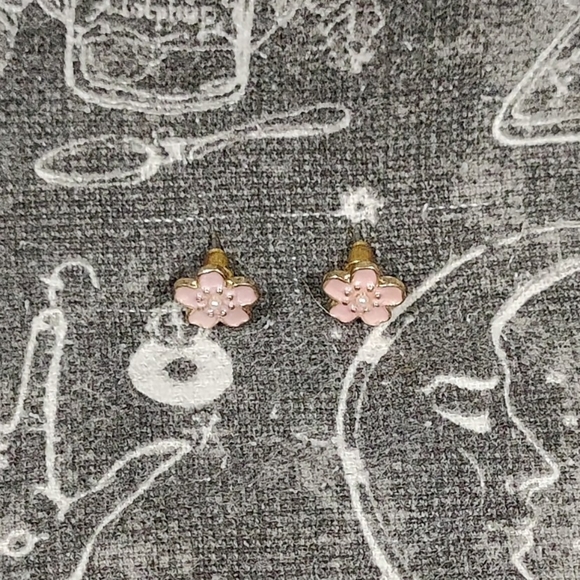 Faux Pearl Sakura Flower Stud Earrings - Picture 2 of 6